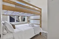 Mountain View Townhouse, Private Garage + Patio + Central AC - Bungalows