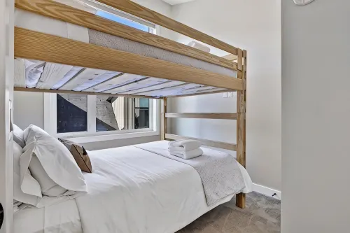 Mountain View Townhouse, Private Garage + Patio + Central AC - บังกะโล