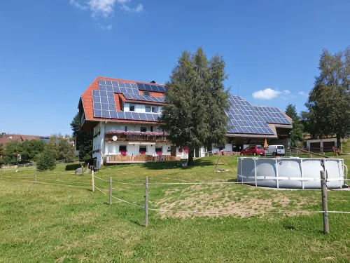 Modern 75 m² Vacation Apartment - Only 3 km to the Schluchsee. - Wi-Fi