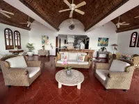 Spacious 2 bedroom oceanfront apartment Hôtels à : Compostela