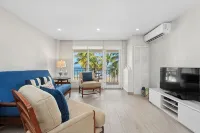 Beach Front Resort Villa ( 1 bedroom, sleeps 4) closest to hotel OV3