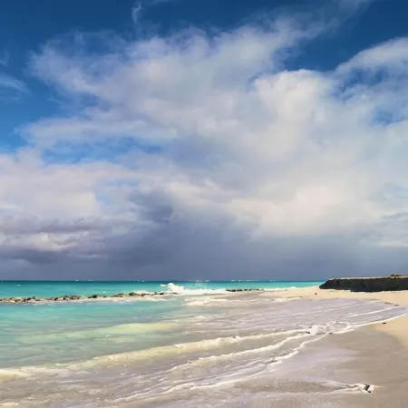 SPECIAL DISCOUNTED RATE!-  Magical Oceanfront Holiday - Grace Bay Beach 1/2 bed