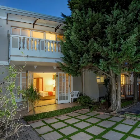 Heugh Road Guest House Отели рядом с достопримечательностью «Форт Фредерик»