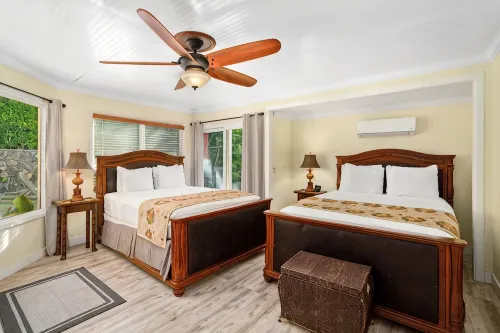 3 Bedrooms with Baths, Air Conditioning and Heated Pool Near Grand Hyatt. - Jacuzzi
