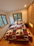 Riverside Cabin Near Torch Lake – Kayaks Included! - 4 stjerner