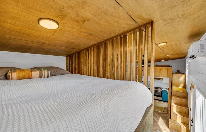 New Modern & Private Tiny Home on 21 acres