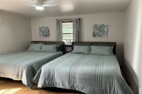 Lisa’s Lambeau Leap! 1 Block to Lambeau! Large Driveway, Patio & Party Garage - 4つ星