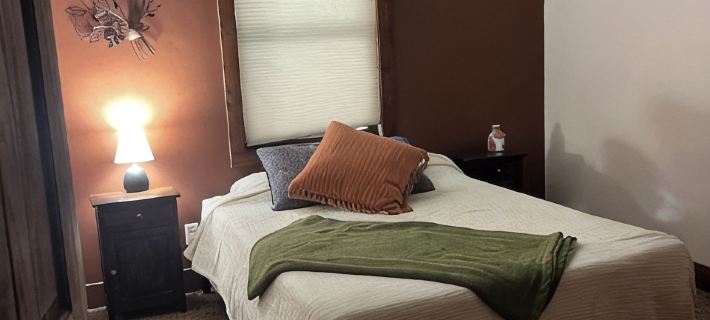Charming 2-Bedroom House in Perfect Nashville! Close to the Heart of Nashville Hotels in Brown County