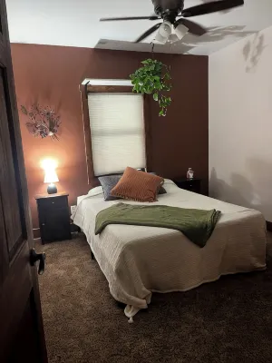 Charming 2-Bedroom House in Perfect Nashville! Close to the Heart of Nashville - 3-Star