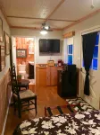 Tiny House in the Mountains- waterfall, jacuzzi and stunning farm views - 3성급