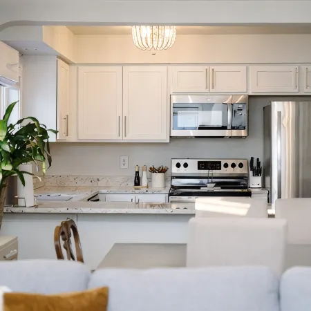 Beautifully updated 2-bed, 1-bath home in downtown Cody. Sleeps 5!