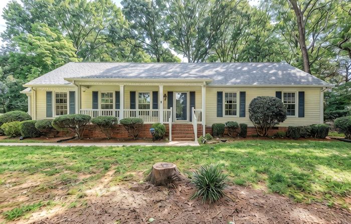 Stunning Updated 3Br 2BA Mint Hill Retreat Near All That Charlotte Has to Offer!