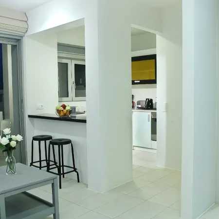 Vivian Art Apartments
