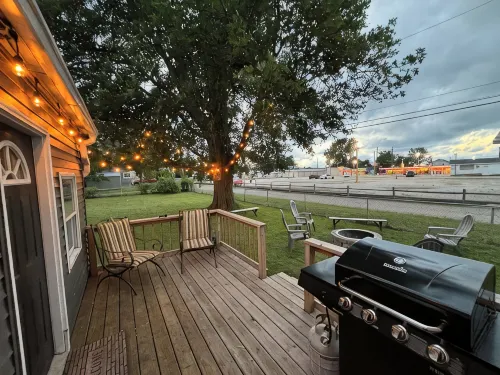 Stay Now on the GOTL Strip! Across from Eddie's Grill, Steps from Multiple Bars - Boutique
