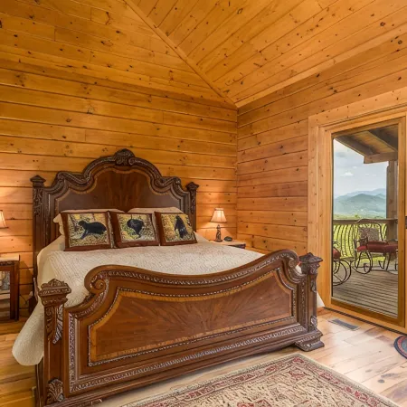 Luxury Cabin with Epic Mountain Views • Hot Tub • 10 Min to Cades Cove