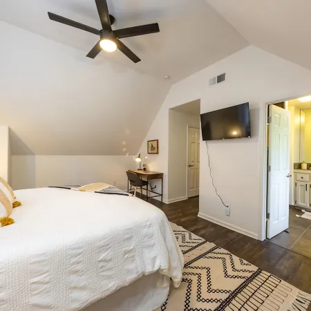 Ridge House. Modern cabin w/ all the amenities!