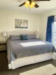 Walnut Beach Inn - close to the beach! - 3-Star