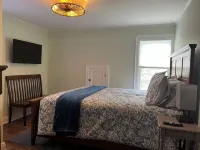 Explore the Finger Lakes Region from this cozy 3-bedroom home near Geneva, NY. - 4 tähden