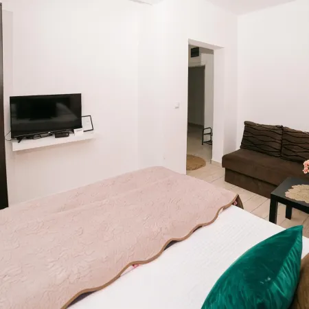 Comfort Apartment with Sea view & Pino