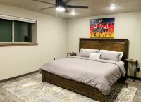 Cozy 4King bed+3Bath near Downtown&Airport open concept Scenic backyard view - Bungalows