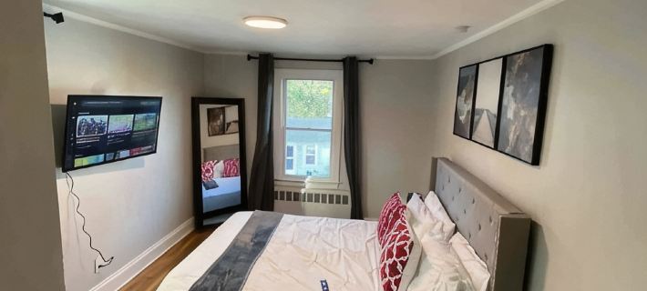 Wonderful new cozy 3 bedroom min from the casino Hotels in Norwich