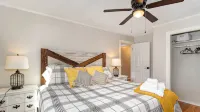Updated Modern Farmhouse Near Downtown Dickson! - 3-Star