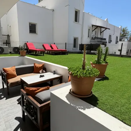 Loca Centre Suites Отели рядом с достопримечательностью «Пляж Аккан»