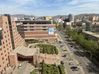 Central Ulaanbaatar | Walk to Chinggis Square | Modern 1BR Apt - 발코니