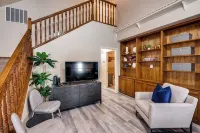 4 Bedroom & Pool: Great Irving Location close to attractions - Bungalows