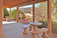 Prime Unit with Red Rock Views, Free EV Charging - 2-Star