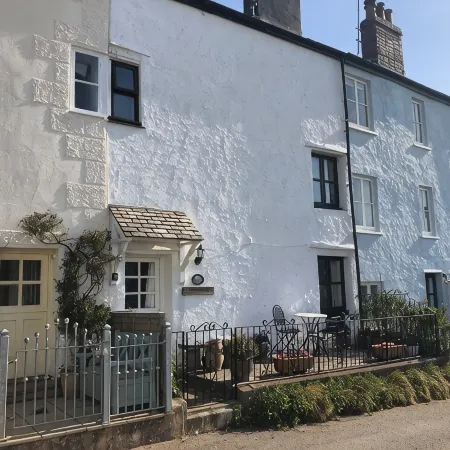 Pet Friendly Cottage in Lovely Seaside Village Perfect for Swimmers and Walkers