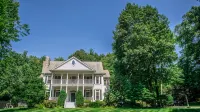 Large Luxury Family Home Near Five Colleges. The TOP short term rental in area! - 피트니스 시설
