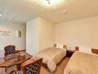 Nago Business Hotel - 2-Star