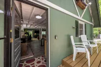 Charming 2-bedroom cottage in lovely Madison with WiFi, AC - 3 tähden