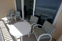 Oceanfront Condo w/ Balcony & Panoramic Beach Views, Unit 219 - 3つ星