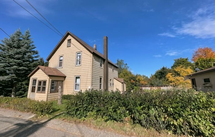 Completely remodeled lower unit in historic 1880's house.