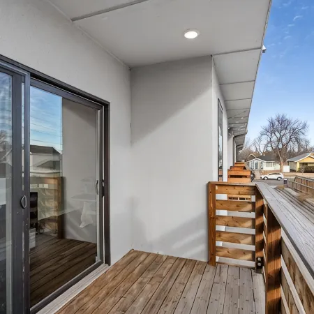 Upscale Downtown Townhome!