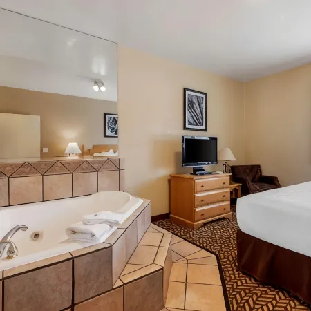 Turquoise Inn and Suites Cortez Near Mesa Verde