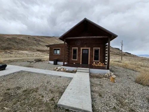 Reboot, Recover, Recreate…Centrally located 20 acre Mill Creek getaway cabin! - WiFi
