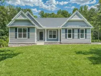NEW June 2024 -LAKEFRONT 9 King Bedrooms/8 bath! Private Dock and Beach! 2 acres - 4 estrellas