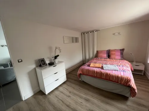 Air-conditioned apartment - All comforts - with garden and parking space - 2-Star