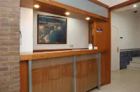 Almirall Apartaments - Condos