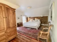Woodbourne Inn - Homestays