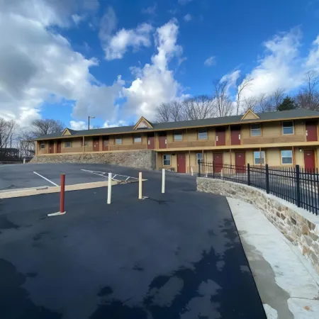 Golden Hill Inn-Danbury