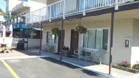Shoreline Resort Condominiums - Pools