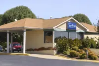 Travelodge by Wyndham Ridgeway Martinsville Area Các khách sạn ở Martinsville
