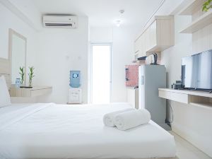 Cozy Stay and Homey Studio Apartment at Bassura City Apartment