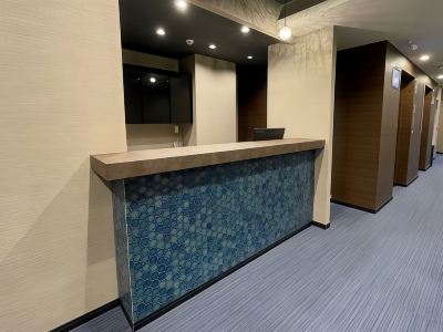 フロントデスク ホテルエレノアの写真