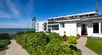 Tides Oceanview Inn and Cottages