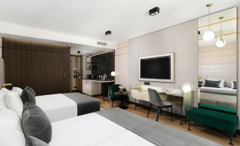 Emerald Downtown Luxury Suites with Hotel Services